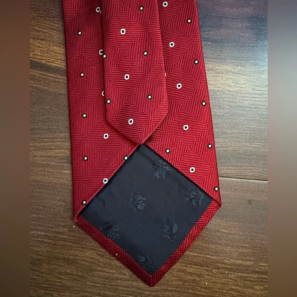 Brooks Brothers Makers Burgundy Pure Silk Tie with Geometric Design